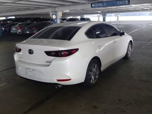 Certified 2022 MAZDA MAZDA3 s FWD image 5
