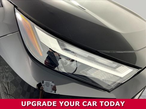 Used 2022 Toyota RAV4 XLE Premium AWD/4WD image 32