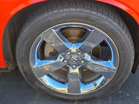 Used 2009 Dodge Challenger R/T image 3