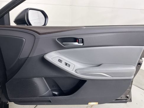 Used 2019 Toyota Avalon XLE image 24
