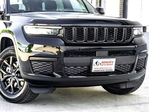 New 2025 Jeep Grand Cherokee L Altitude image 3