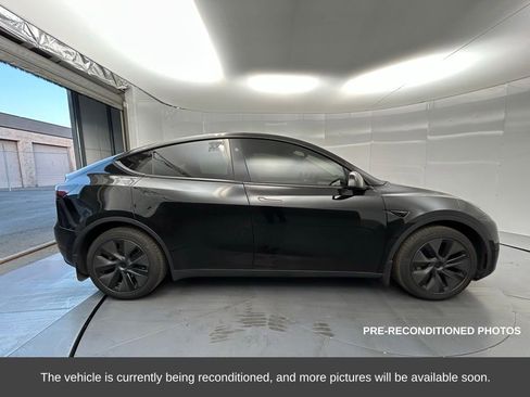 Used 2025 Tesla Model Y Long Range image 7