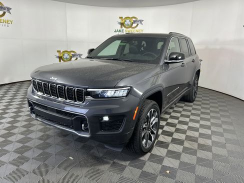New 2025 Jeep Grand Cherokee Overland image 3