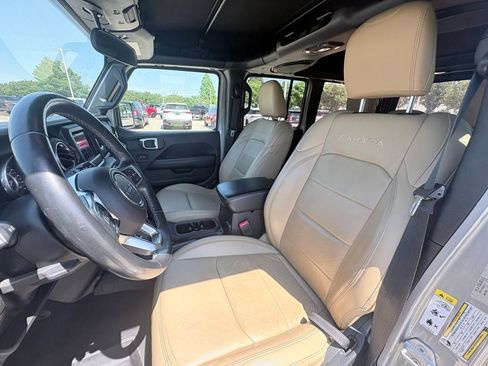 Used 2018 Jeep Wrangler Unlimited Sahara AWD/4WD image 3