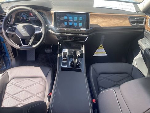 New 2025 Volkswagen Atlas SE image 26