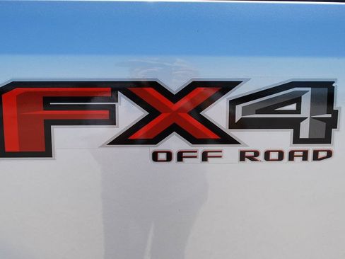 Used 2022 Ford F350 XLT w/ XLT Premium Package AWD/4WD image 10