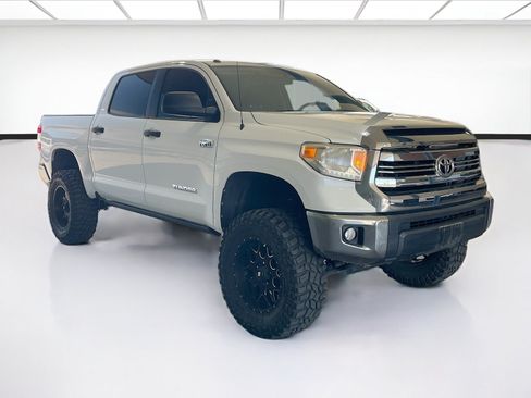Used 2016 Toyota Tundra SR5 AWD/4WD image 3