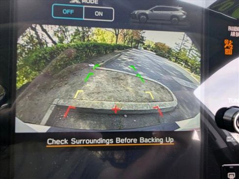 Used 2025 Subaru Outback Premium image 12