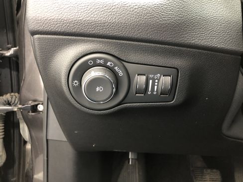 Used 2017 Jeep Compass Latitude w/ Popular Equipment Group image 17