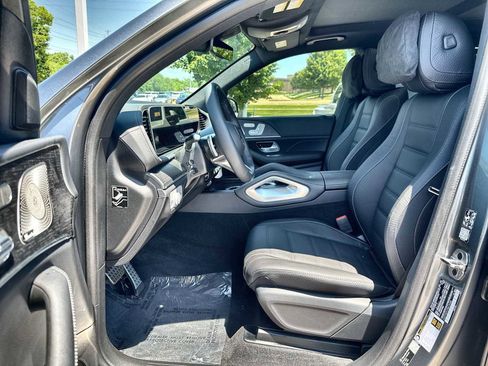 New 2026 Mercedes-Benz GLS 580 4MATIC image 2