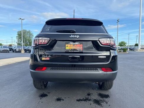 Used 2022 Jeep Compass Latitude AWD/4WD image 6