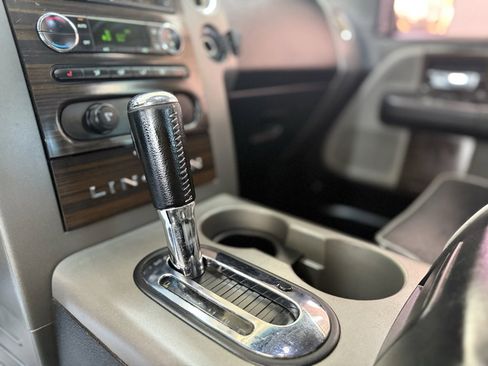 Used 2008 Lincoln Mark LT 4x4 image 32