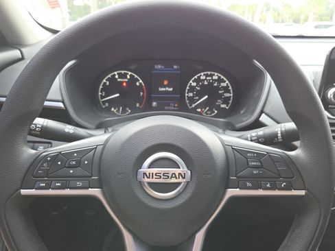 Used 2022 Nissan Altima 2.5 S FWD image 11