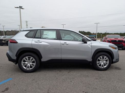 New 2026 Toyota Corolla Cross L image 6