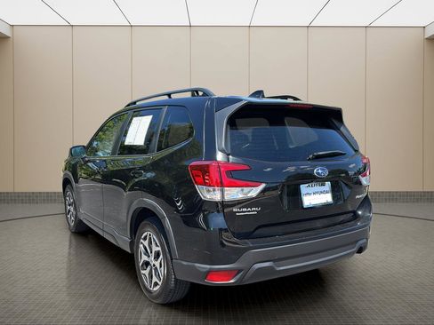 Used 2023 Subaru Forester Premium AWD/4WD image 3