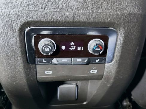 Used 2023 Chevrolet Suburban Premier image 26