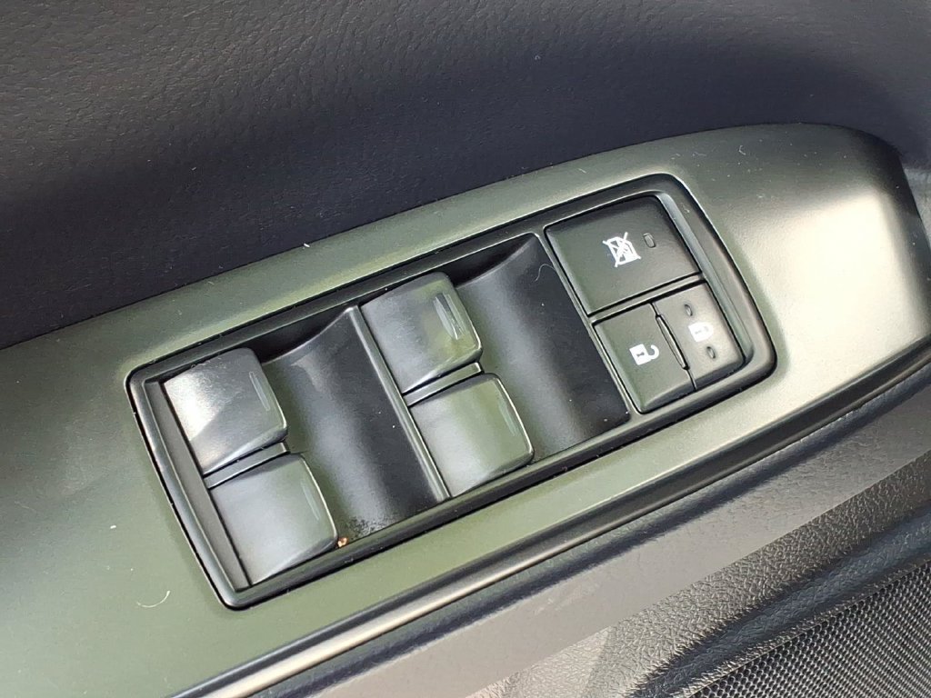Used 2023 Lexus GX 460 Luxury w/ Sport Design Package AWD/4WD image 15