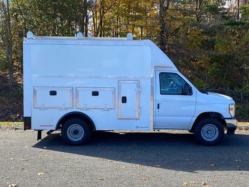 New 2026 Ford E-350 and Econoline 350 Super Duty w/ Power Equipment Group image 5