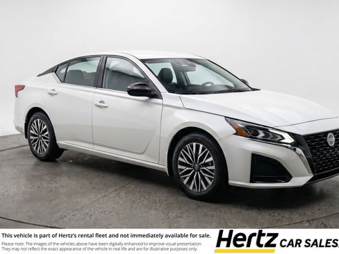 Used 2025 Nissan Altima 2.5 SV FWD image 1