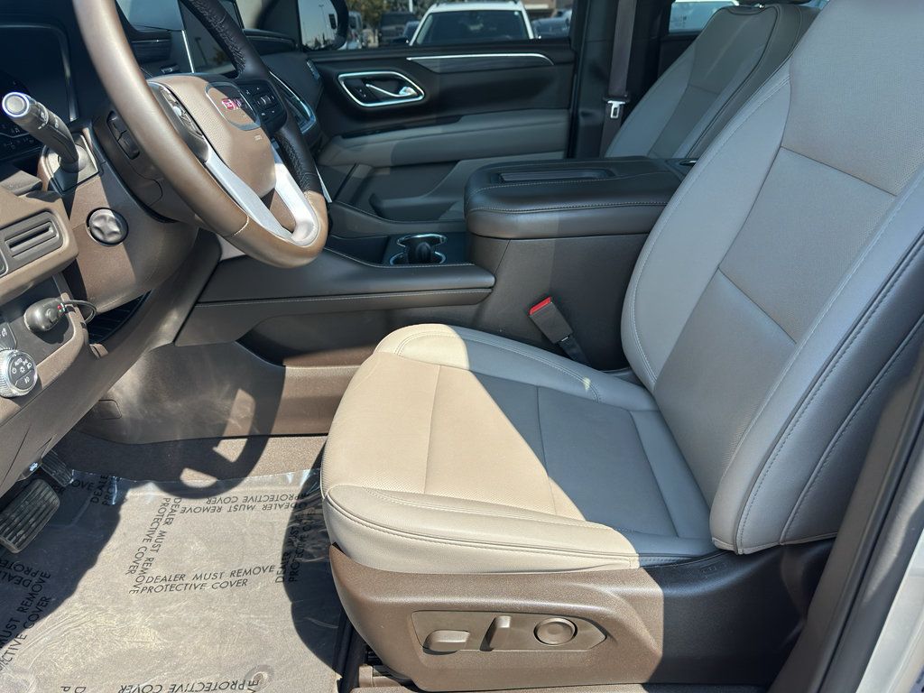 Used 2023 GMC Yukon XL SLT w/ SLT Premium Package AWD/4WD image 12