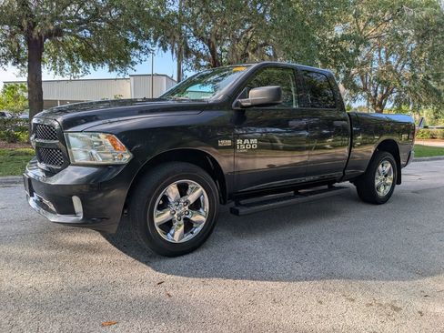 Used 2019 RAM 1500 Express w/ Express Value Package AWD/4WD image 3