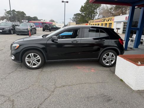 Used 2018 Mercedes-Benz GLA 250 image 8