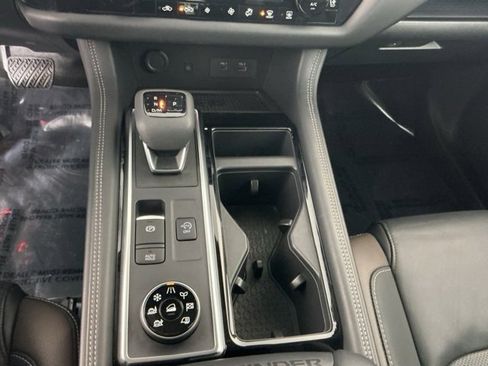 Used 2023 Nissan Pathfinder Platinum image 21