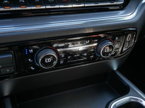 Used 2023 Chevrolet Silverado 1500 High Country w/ High Country Premium Package AWD/4WD image 28
