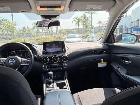 Used 2025 Nissan Sentra SV FWD image 32