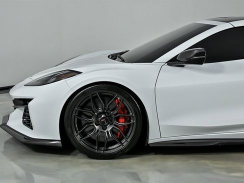 Used 2023 Chevrolet Corvette Z06 w/ Engine Appearance Package RWD image 7
