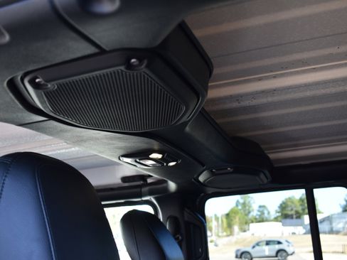 Used 2021 Jeep Wrangler Unlimited Rubicon image 28