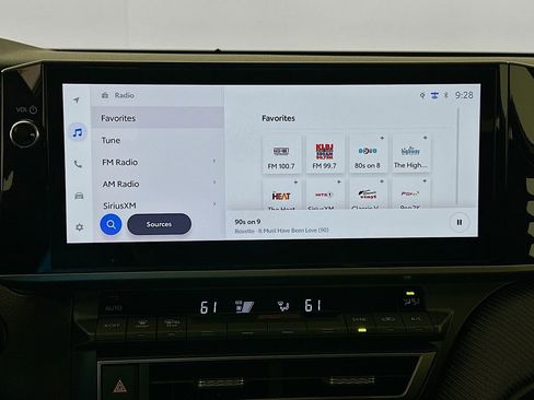 Used 2025 Toyota Camry SE image 15