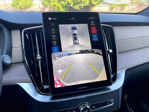 New 2026 Volvo XC90 T8 Plus w/ Protection Package Premier image 20