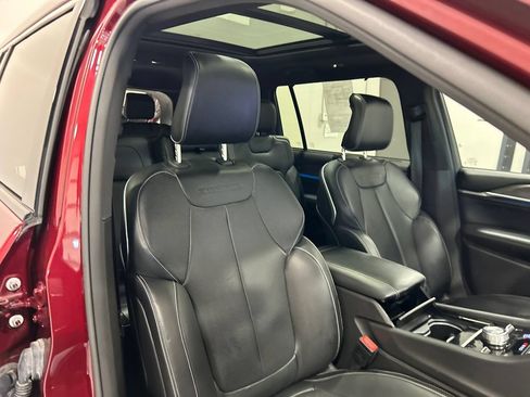 Used 2023 Jeep Grand Cherokee L Overland w/ Advanced Protech Group III AWD/4WD image 37