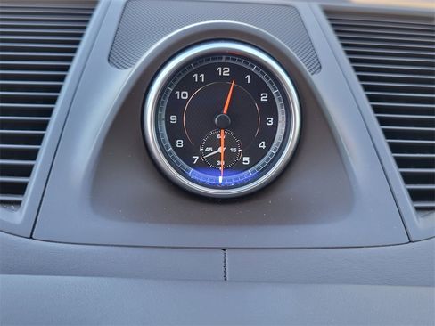 Used 2018 Porsche Macan S image 28