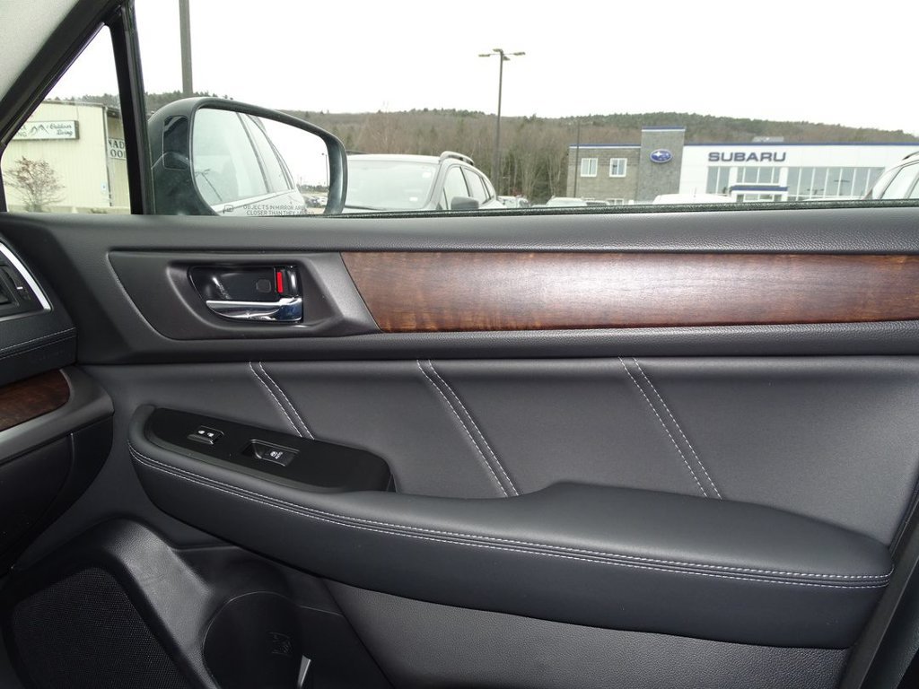 Used 2019 Subaru Outback 2.5i Limited AWD/4WD image 11