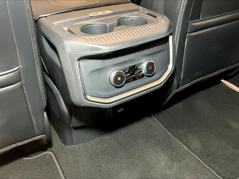Used 2025 Ford Expedition Platinum AWD/4WD image 10