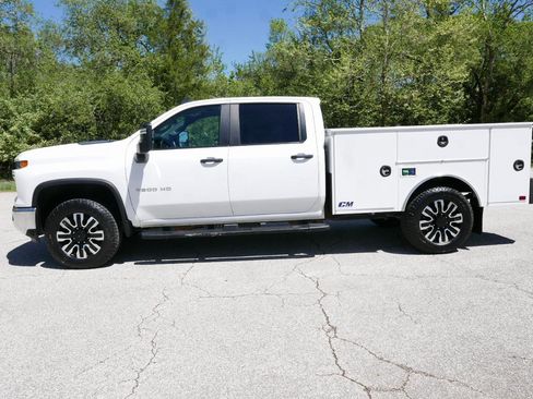 Used 2024 Chevrolet Silverado 2500 W/T w/ WT Convenience Package AWD/4WD image 2