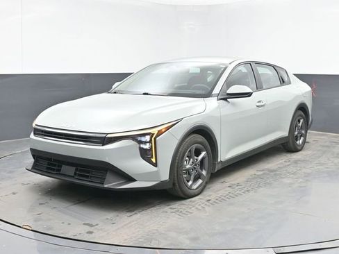 Used 2025 Kia K4 FWD image 5