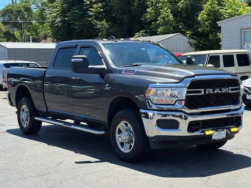 Used 2023 RAM 2500 Tradesman AWD/4WD image 2