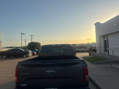 Used 2017 Ford F150 XLT w/ Equipment Group 302A Luxury AWD/4WD image 5