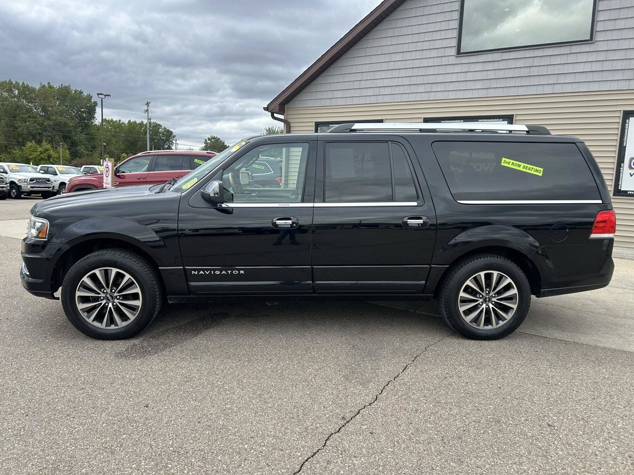 Used 2016 Lincoln Navigator L Select AWD/4WD image 8