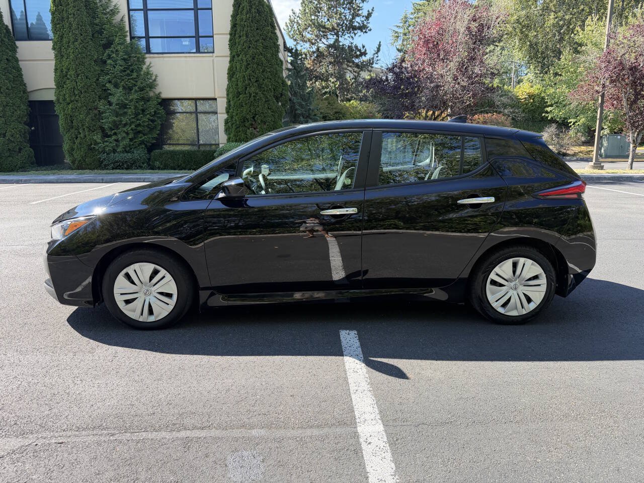 Used 2023 Nissan Leaf S FWD image 9