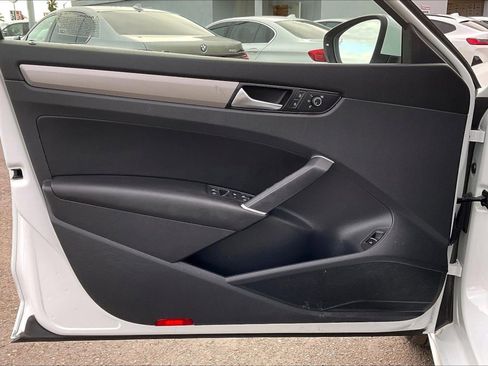 Used 2022 Volkswagen Passat 2.0T SE image 20