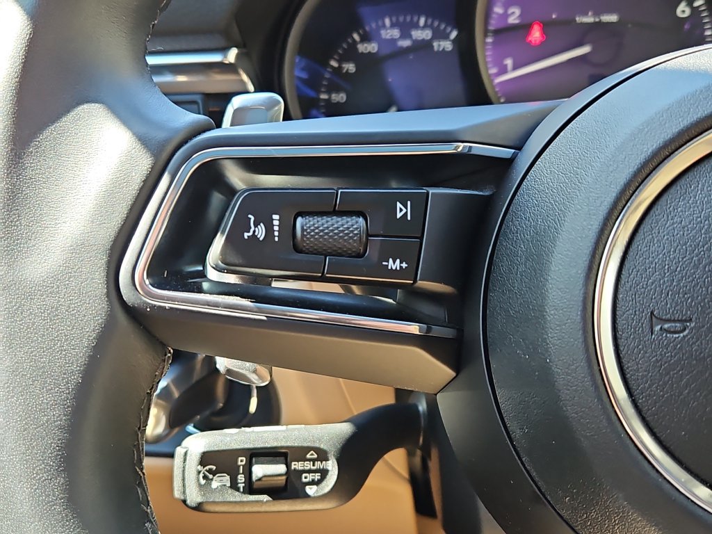 Certified 2026 Porsche Macan AWD/4WD image 29