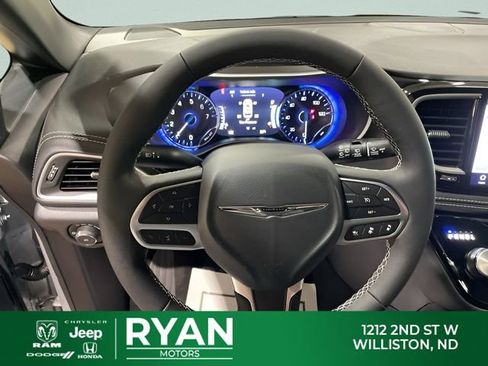 New 2026 Chrysler Pacifica Select AWD/4WD image 21