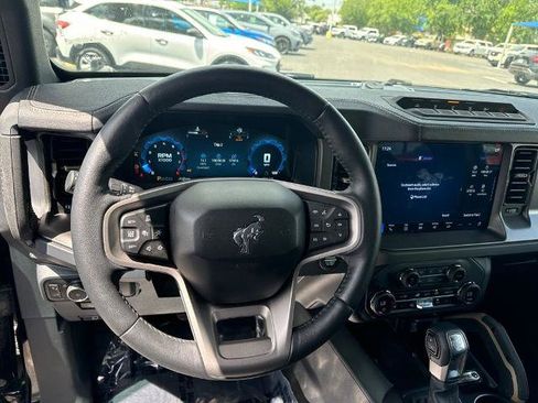Certified 2025 Ford Bronco Badlands AWD/4WD image 12