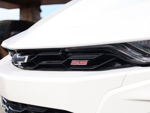 Used 2021 Chevrolet Camaro SS image 4