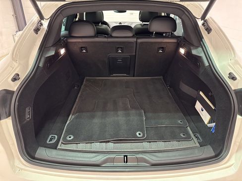 Used 2021 Maserati Levante image 35