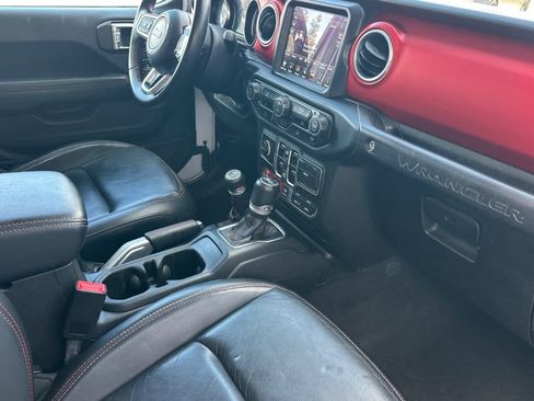 Used 2018 Jeep Wrangler Unlimited Rubicon AWD/4WD image 16